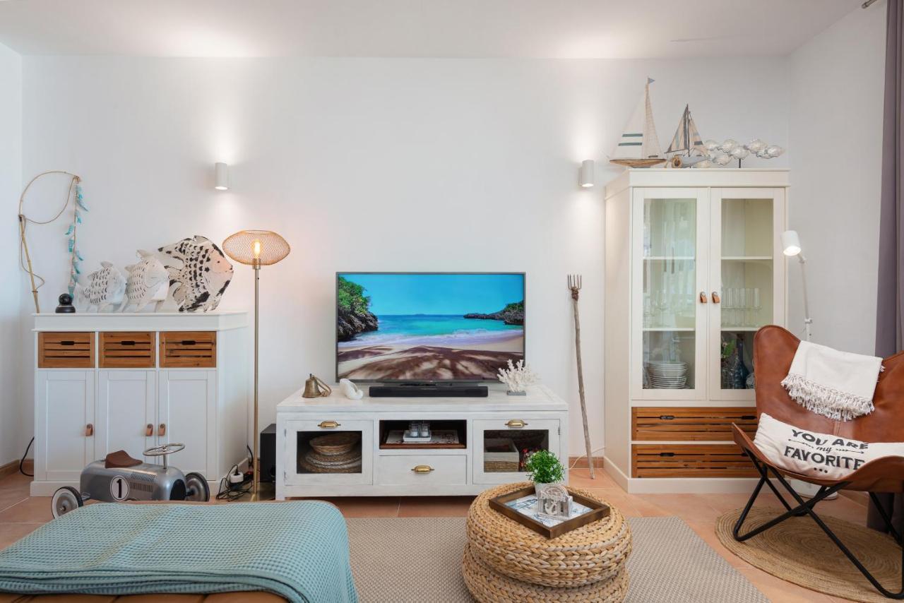 Cas Carboner House By Bebreeze *